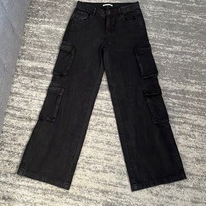 90’s baggy cargo jeans.